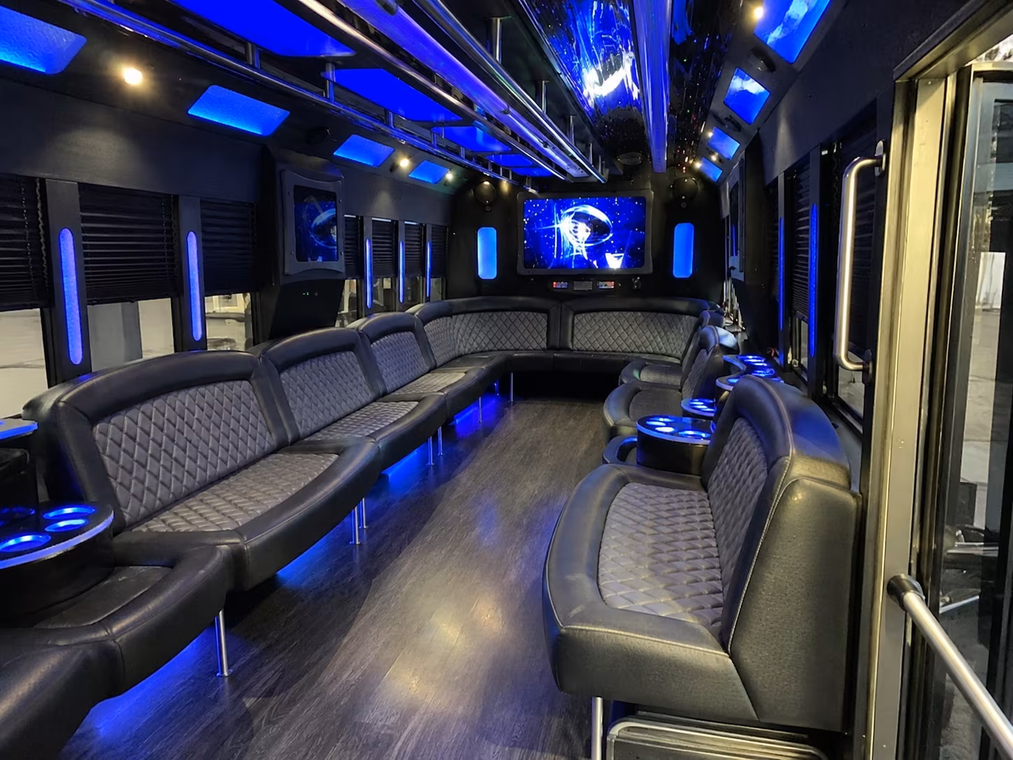 sioux city 28 passenger party bus interior